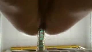 Questo gay sa divertirsi da solo