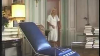 Una donna incinta succhia il cazzo del dottore Tettone, Eiaculazione Facciale, More, Donna Incinta