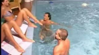 Una scopata di gruppo con doppie penetrazioni Una scopata di gruppo con doppie penetrazioni