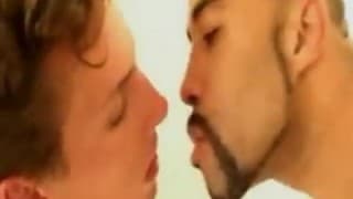 ThTre stupendi ragazzi godono intensamente ThTre stupendi ragazzi godono intensamente