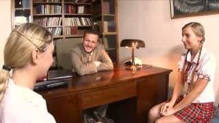 Due studentesse per un sesso enorme