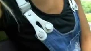 Una dilettante scopa all'aperto