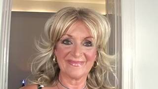 Si scopa una vecchia molto eccitata Bionde, Mature, Tettone, Masturbazione, Pompini, Mature e Giovani, Tettone naturali