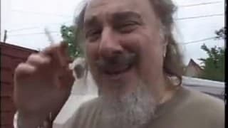 Si tratta di un vecchio pervertito che si diverte Masturbazione, Eiaculazione Facciale, Pompini, More, Tette piccole, Vecchi e Donzelle, Pissing