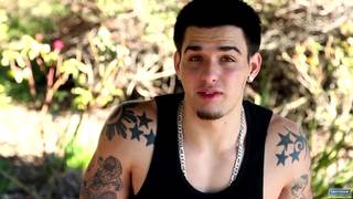 Un giovane che ama masturbarsi