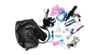 Jasmine W e qualche azione sul divano!