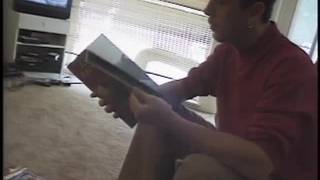 Una cheerleader nera e pelosa Una cheerleader nera e pelosa