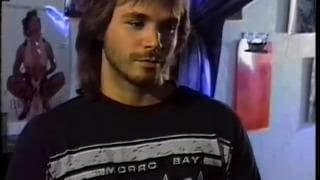 Scopano in una videoteca