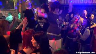 Tutte vogliono sesso! Orge, Esibizionismo, CFNM, Upskirt