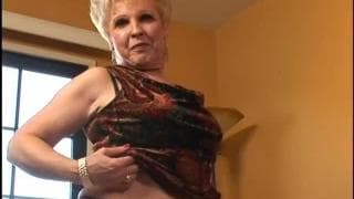 Bionda matura per un po' di buon sesso