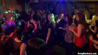 Alcuni troie cazzo in un night club Orge, Esibizionismo