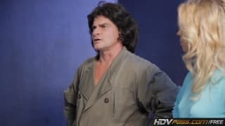 Nicki Blue - una scopata incredibile in una posizione folle