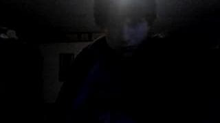 Una scena di sesso amatoriale filata in casa di notte