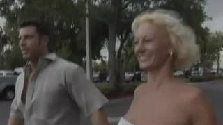 Sesso con una bionda matura con il suo uomo