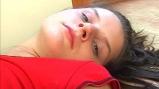 Ecco per voi un'adolescente che sitocca con delicatezza!