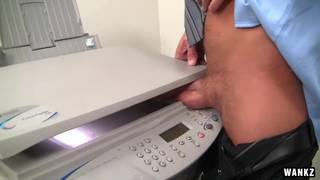 Leena Sky è una milf in calore che ama scopata