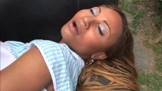 Questa donna nera ha un grande culo !