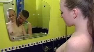 Giovane bruna si fa scopare nel bagno Giovani 18-21 anni, Eiaculazione Facciale, More, Ex Ragazze