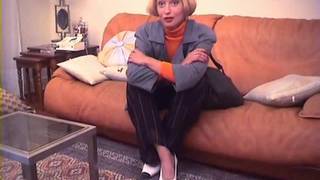 Questa milf gode della sua prima gang bang Questa milf gode della sua prima gang bang