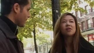 Ming ha la figa che gioca prima di scopare