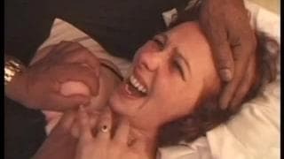 Questa donna francese matura in una gang bang Questa donna francese matura in una gang bang