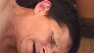 Esmeranda fa sesso con l'amico di suo nipote