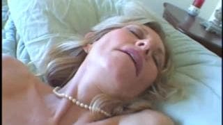 Baruska è una troia matura che ama cazzi neri