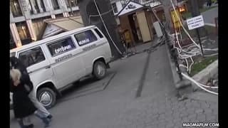 MAGMA FILM Bionda scopata in un parco pubblico Bionde, Eiaculazione Facciale, Esibizionismo