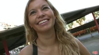 Lei accetta di scopare Torbe se viene pagata