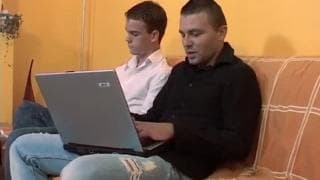 Questi tre gay sanno come divertirsi