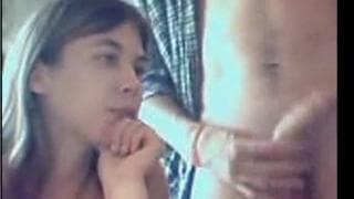 La sua ragazza adora succhiare il cazzo