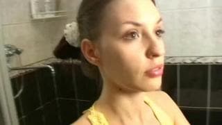 Una bellssima mora in una scena porno