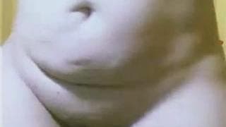 Qui vediamo una bionda in webcam