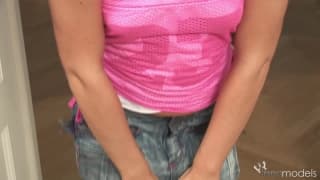 Gia ama toccarsi in un modo molto sexy