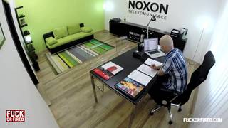 Questa bionda sposata dorme con il capo Bionde, Pompini, Tette piccole, Segretarie, Sextoy