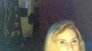 Una milf che balla in webcam