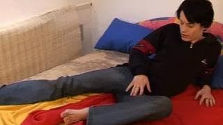 Oggi Valentino vuole farsi una sega