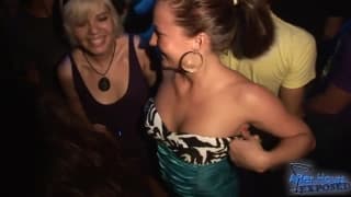 Si prepara per una serata in discoteca Giovani 18-21 anni, Eiaculazione Facciale, Pompini, Esibizionismo, Ex Ragazze