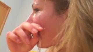Lei vuole tutta la sborra sulla faccia Giovani 18-21 anni, Bionde, Eiaculazione Facciale, Pompini, Tette piccole, Gola Profonda, Ex Ragazze