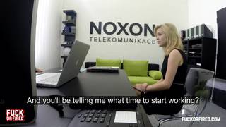 Una troia bionda scopa il capo in ufficio Bionde, Pompini, Tette piccole, Segretarie