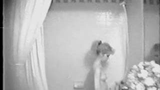Si masturba nella vasca da bagno Si masturba nella vasca da bagno