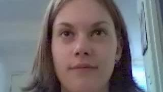 Giovane troietta in webcam con dildo