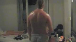 Uomo muscoloso che ce la mette tutta !