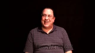 Un uomo maturo e arrapato qui da solo