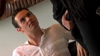 Uno strip tease che finisce in orgia Uno strip tease che finisce in orgia