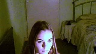 Una brunetta che si mostra in webcam !