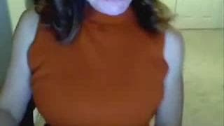 Una troia dalle garndi tette in mostra