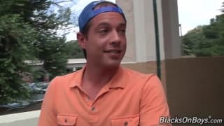 Caden Grey e due cazzi neri !