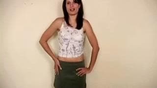 Lei ci sa fare davanti la telecamera