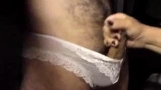 Bella sega con indosso mutande da donna